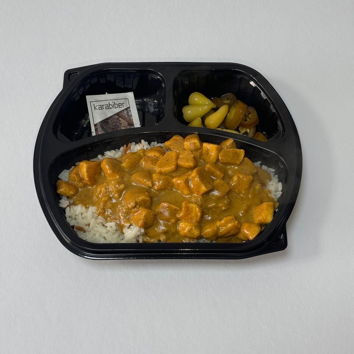 Pilav Üstü Tikka Masala Soslu Tavuk