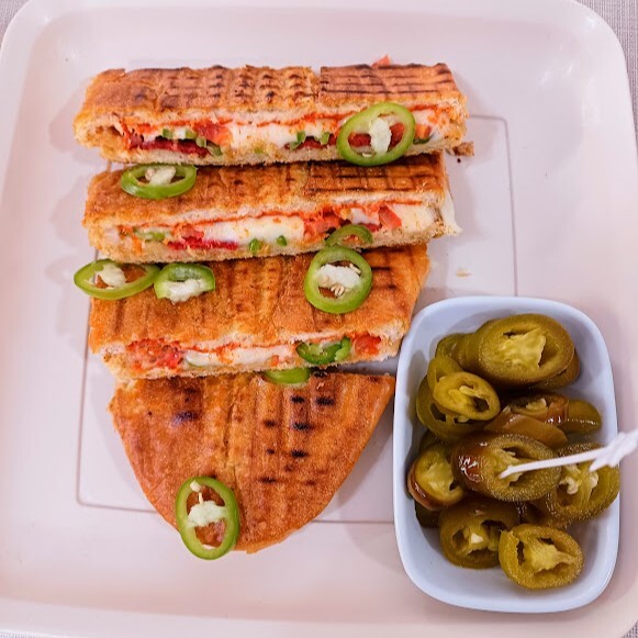 Sebzeli Kaşarlı Tost