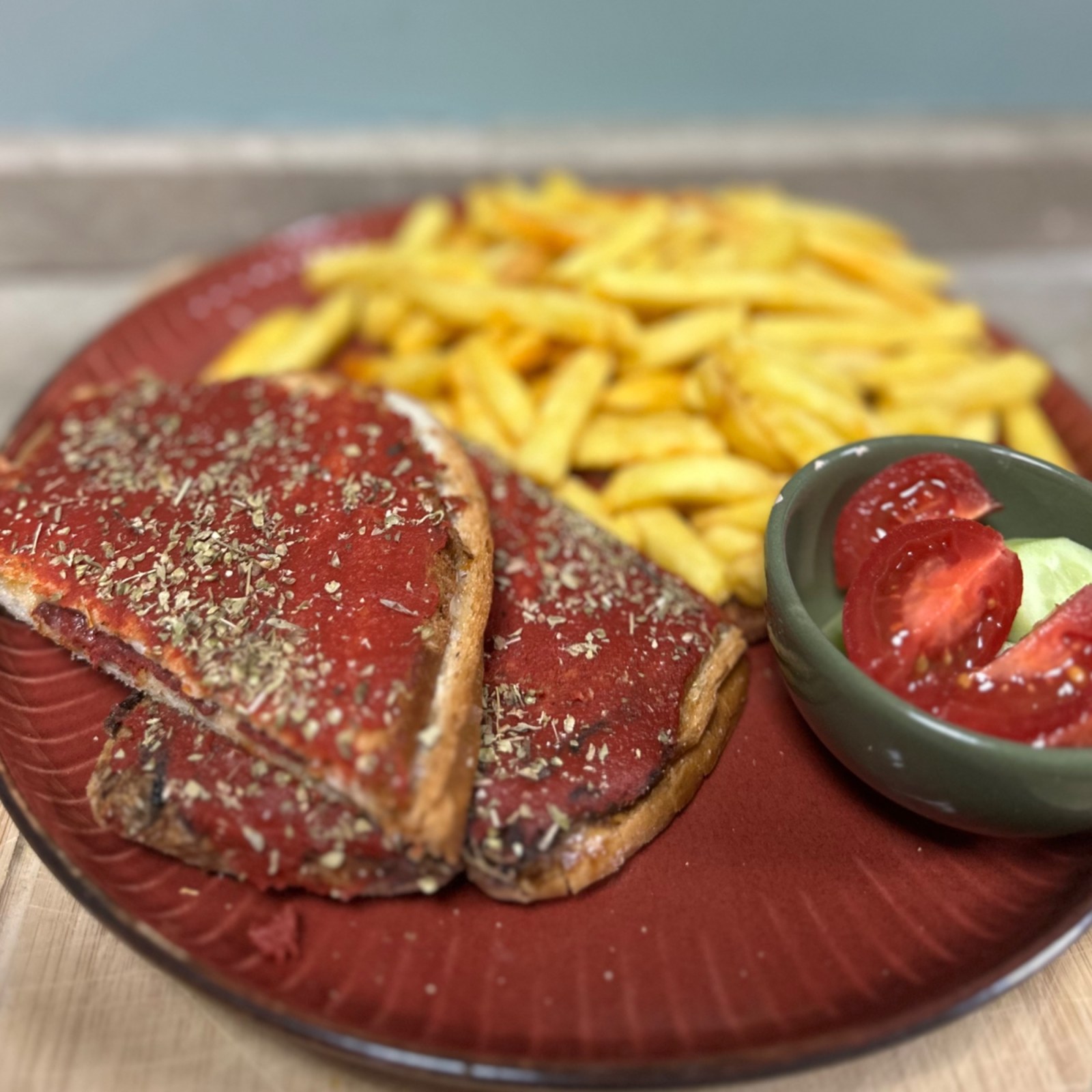 Jambon Sucuk Kaşarlı Tost