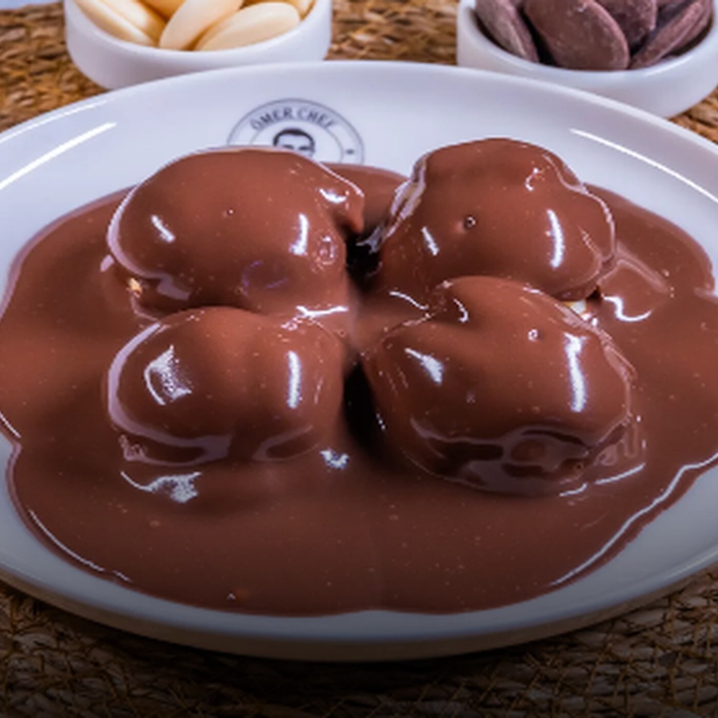 Belçika Çikolatalı Profiterol (400 g) (8 Adet)