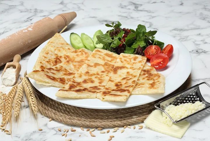 Kavurmalı Kaşarlı Gözleme+patates +Ayran