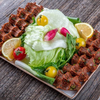 (1 kg) Çiğ Köfte Ve (1 lt) Şalgam Suyu