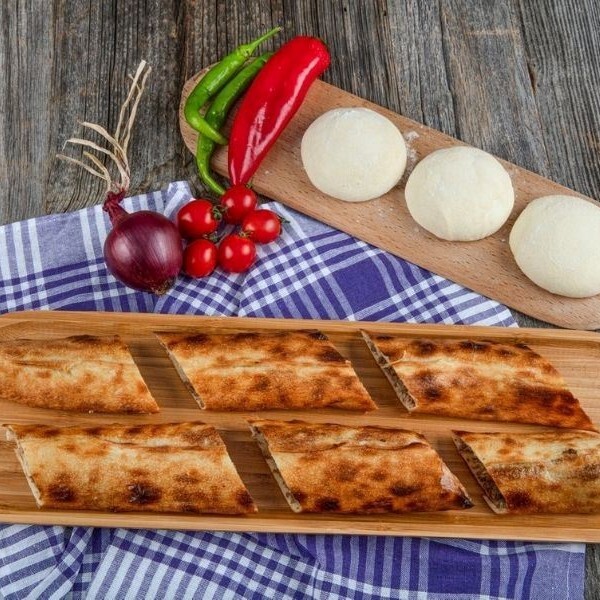 Sucuklu Kaşarlı Bafra Pidesi