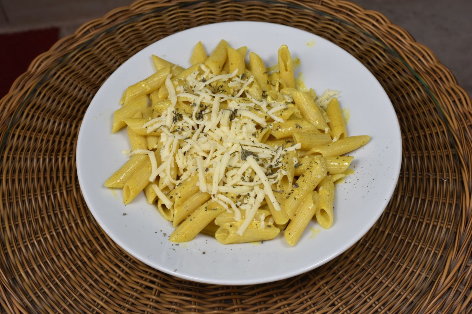 Kremalı Köri Soslu Tavuklu Makarna