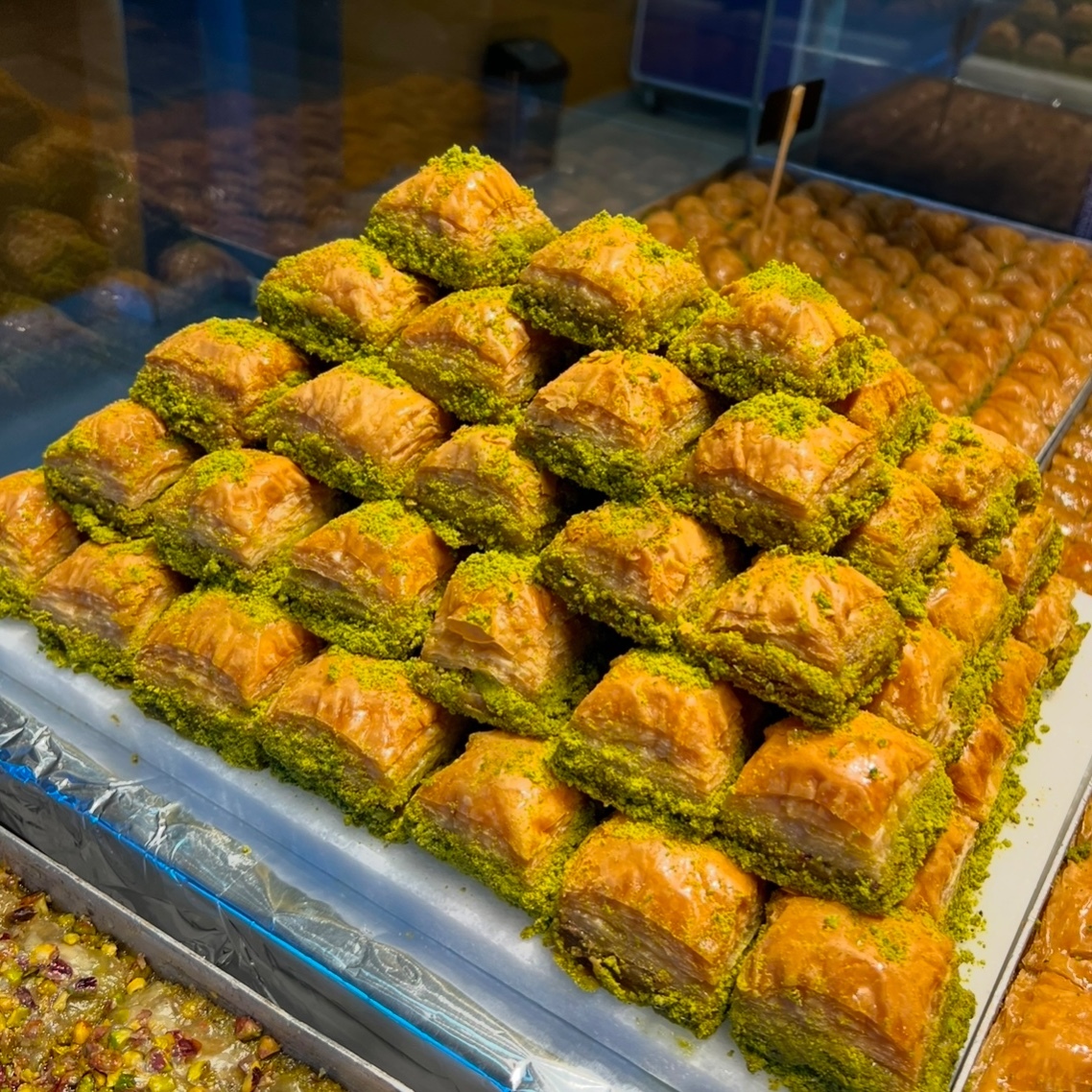 Bol Tereyağlı Bol Entep Fıstıklı Kuru Baklava