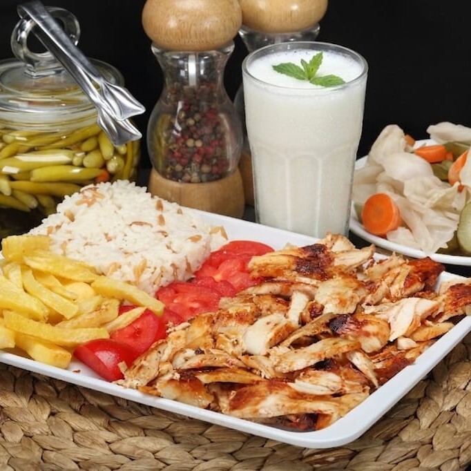 Pilav Üstü Tavuk Döner (Porsiyon) (150 gr) + Ayran (170 ml)
