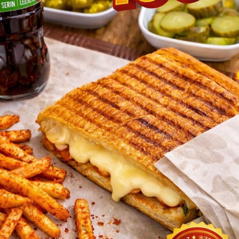 Yarım Ekmek kaşarlı tost