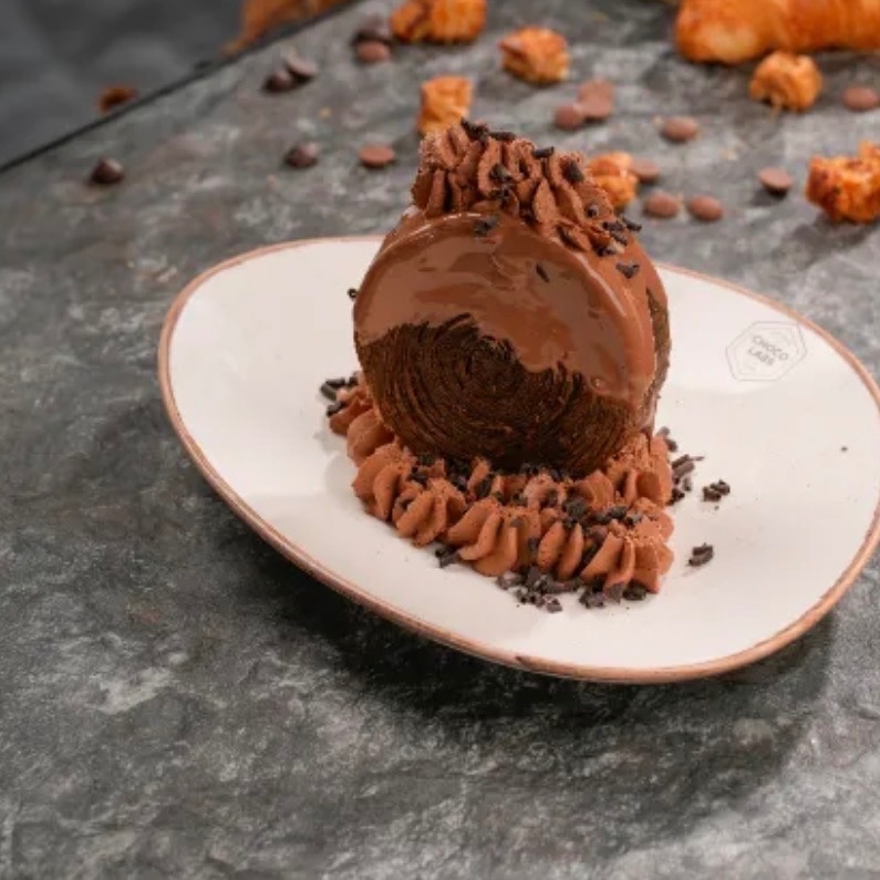 Frambuazlı Pralinli Chocoroll kruvasan