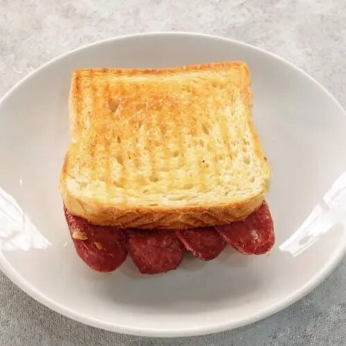 Sucuklu Tost