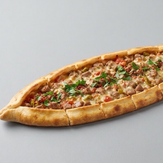 Kuşbaşılı Kaşarlı Pide