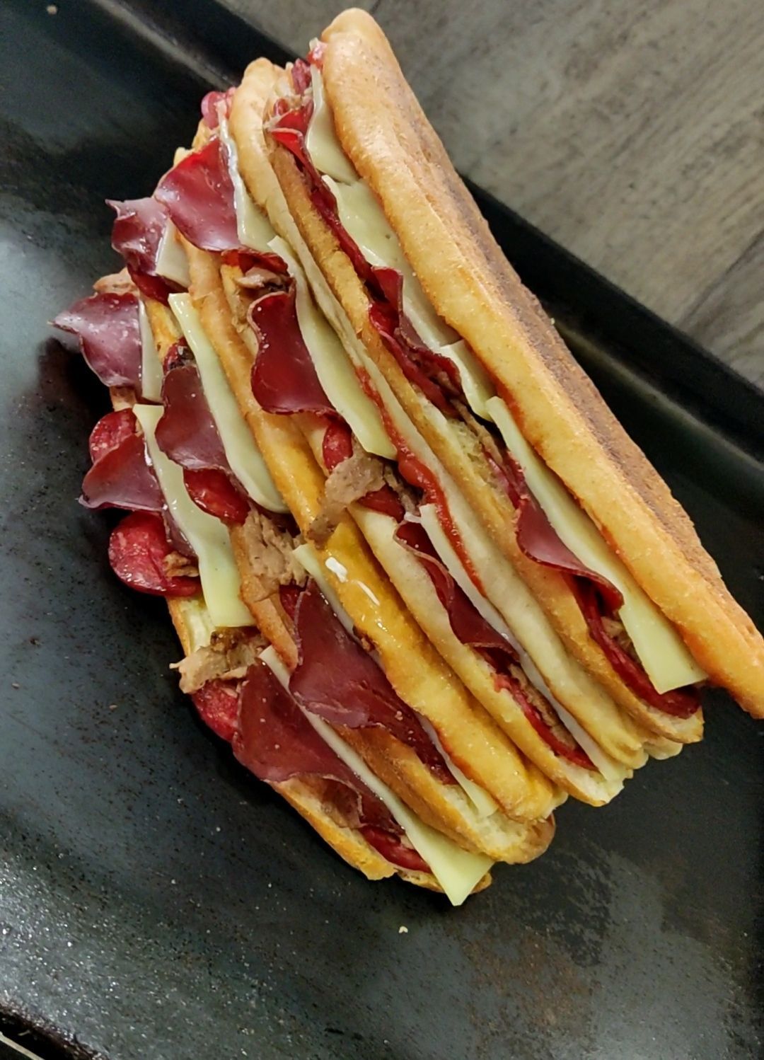 Pastırmalı Kaşarlı Tost