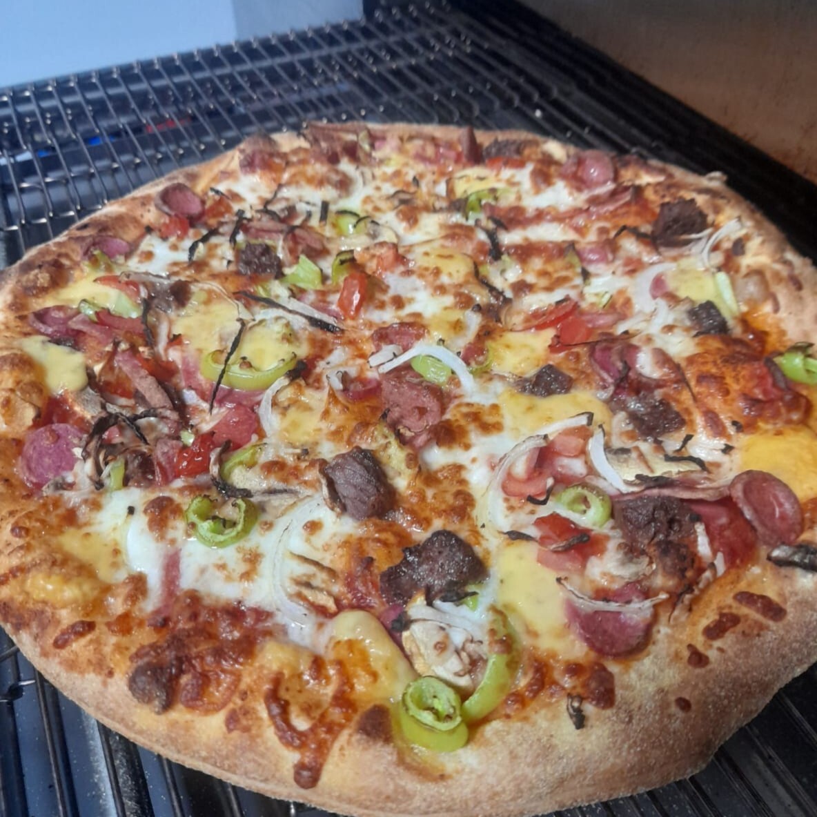 Kavurmalı Pizza ( XL Boy )
