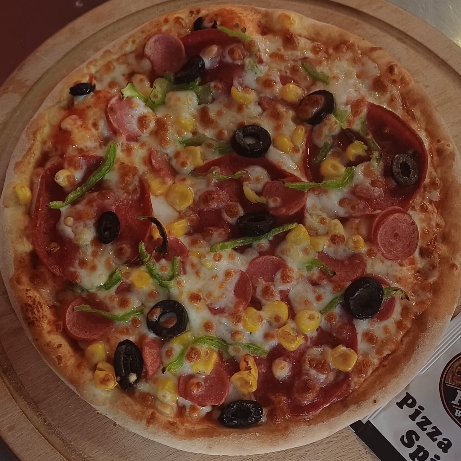 Bol Malzemeli Buana Pizza Büyük + 330 ml Coca-cola