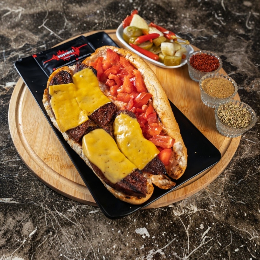 Double Cheddarlı Sucuk Ekmek