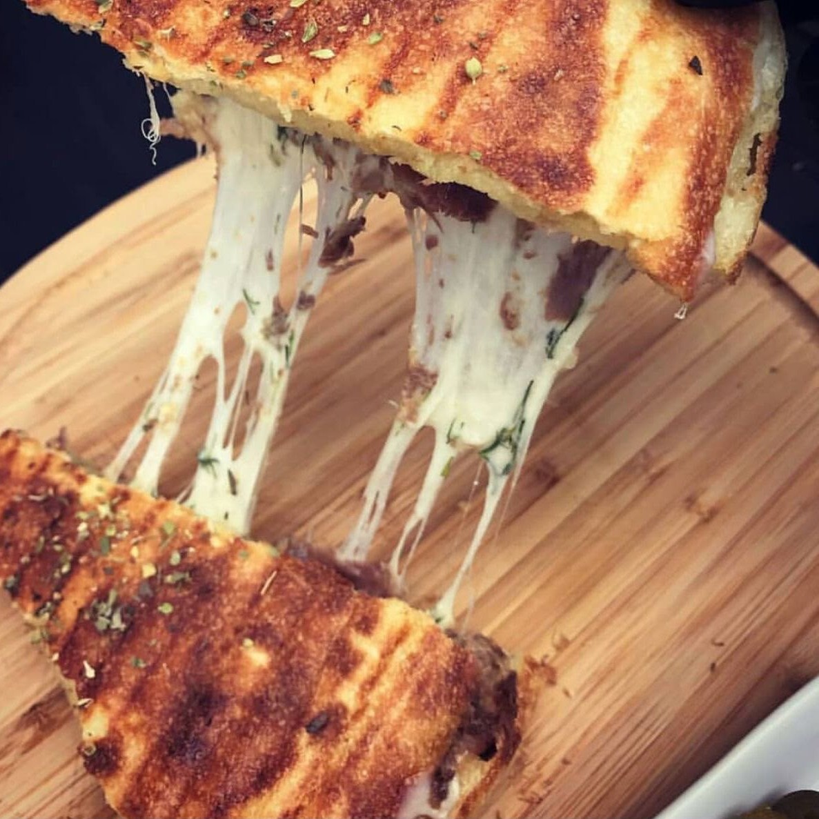Çift Kaşarlı Tost