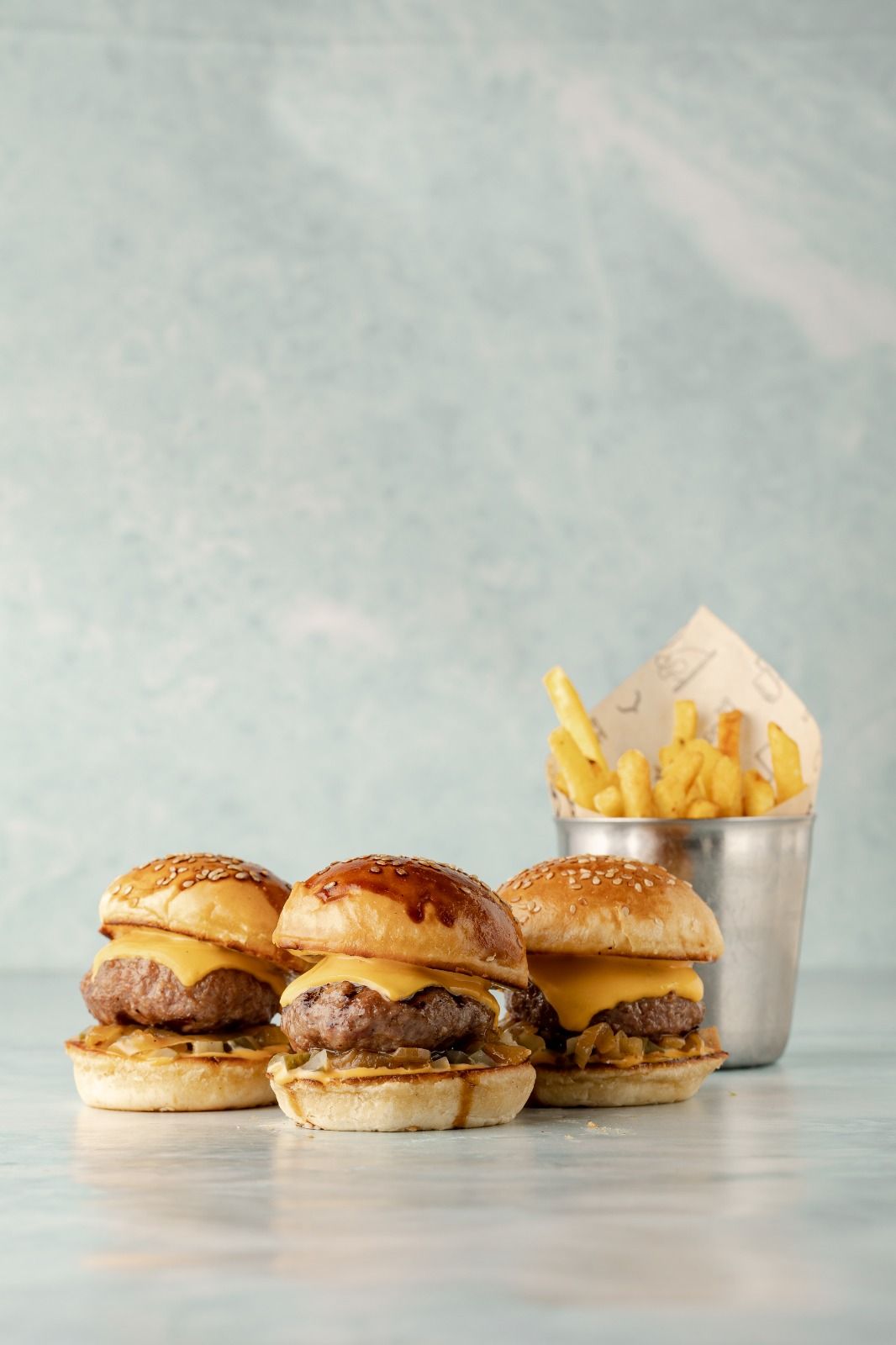 Trio Mini Cheeseburger 1