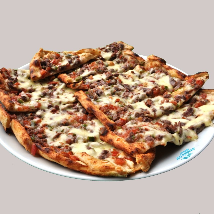 Kuşbaşılı Kaşarlı Pide (Açık)