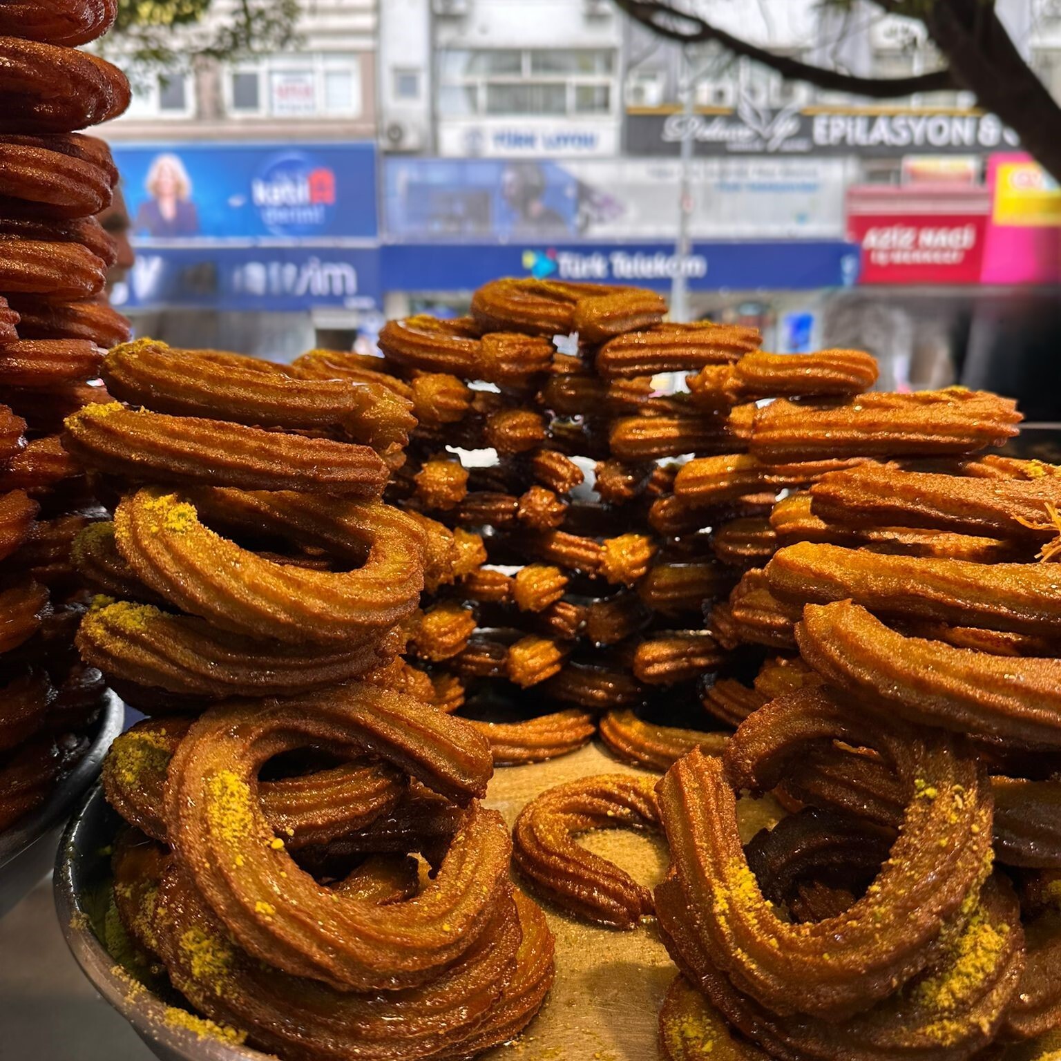 Fıstıklı Halka Tatlısı