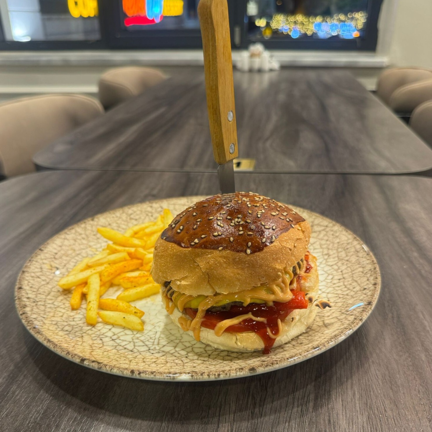 Acılı Burger + Patates Kızartması
