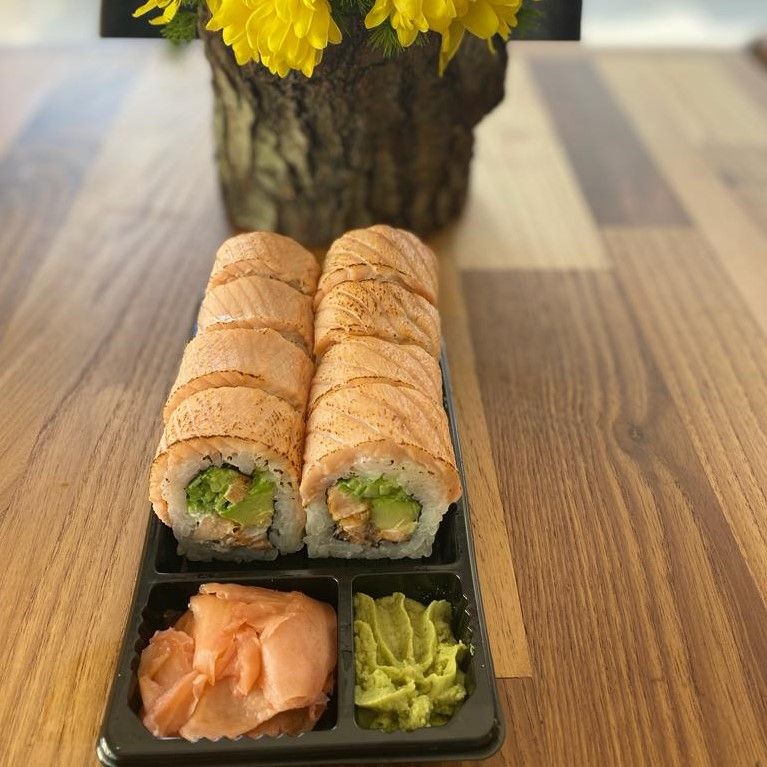 Sake Summit Roll (8 Pcs.)