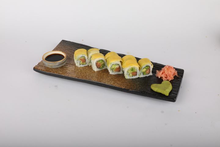 Salmon Mango Roll (8 Pcs.)