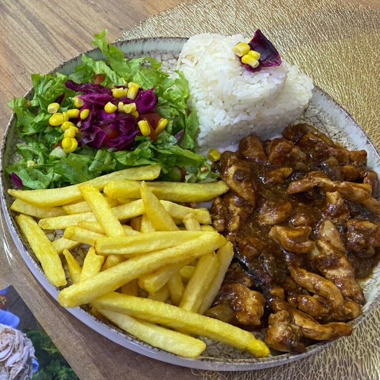 Barbekü Soslu Tavuk Menü