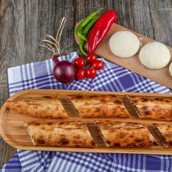 Kavurmalı Kaşarlı Bafra Pidesi
