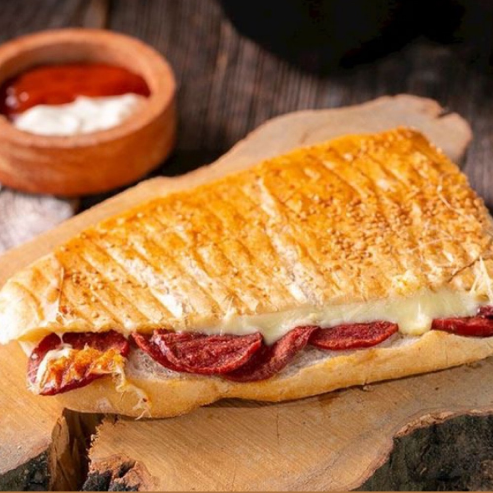 Sucuklu Tost