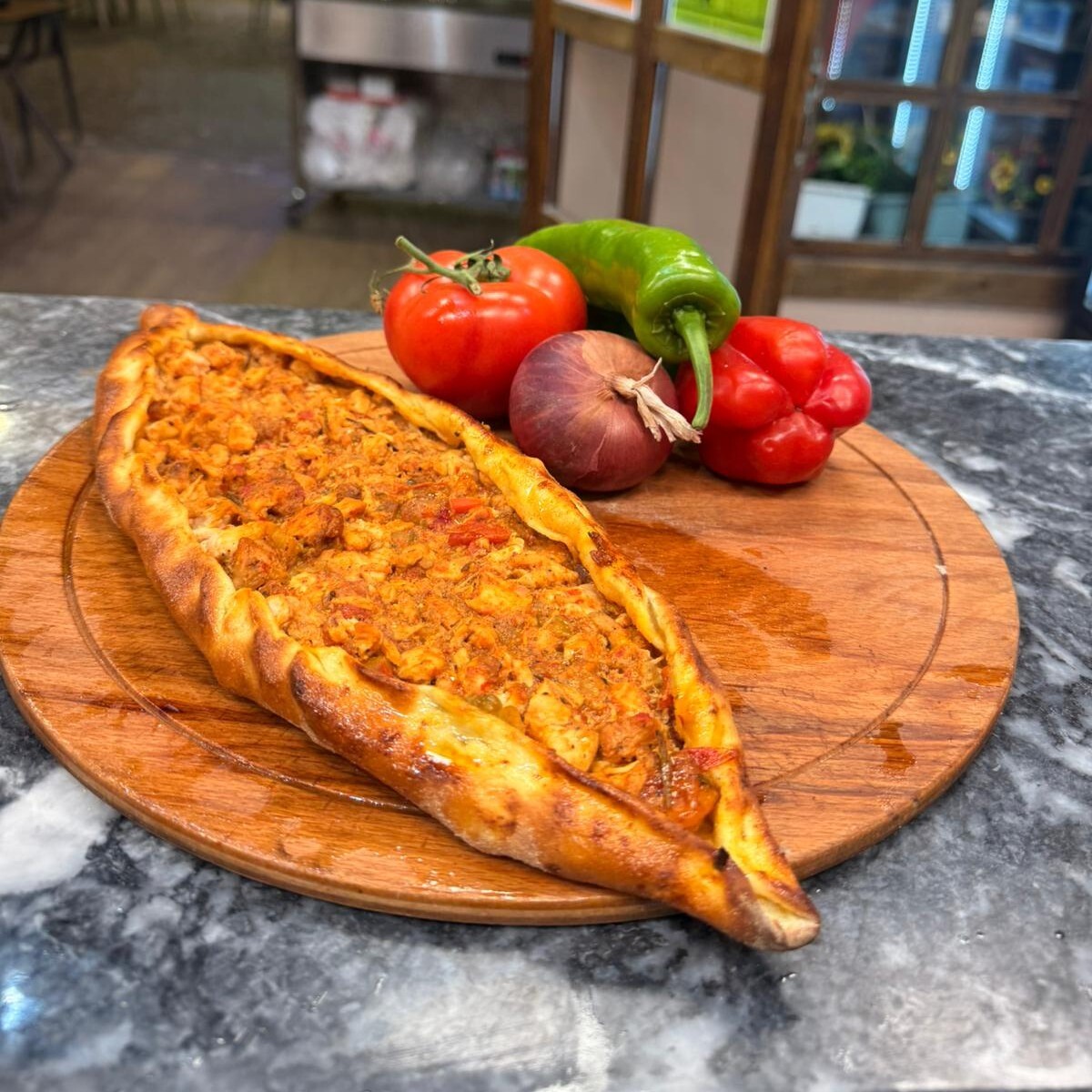 Tavuklu Pide