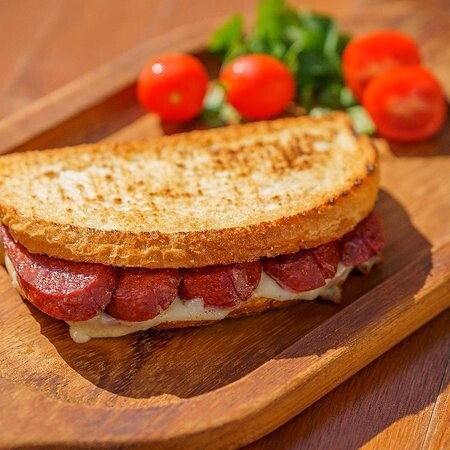 Sucuklu Tost