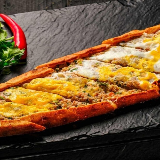 Kıymalı Yumurtalı Pide (Açık)