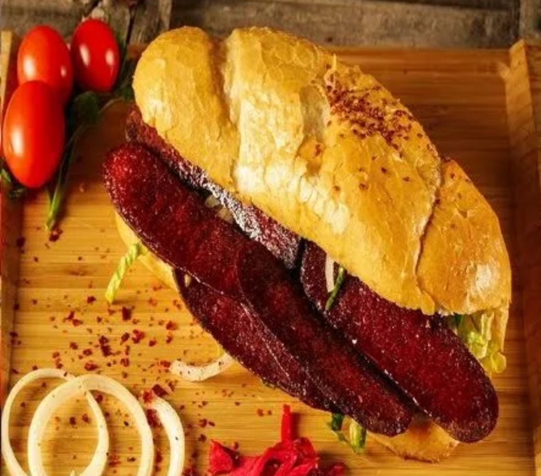 Ekmek Arası Izgara Sucuk