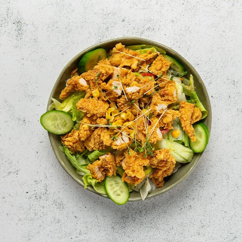 Çıtır Tavuklu Salata (697,7 KCal)