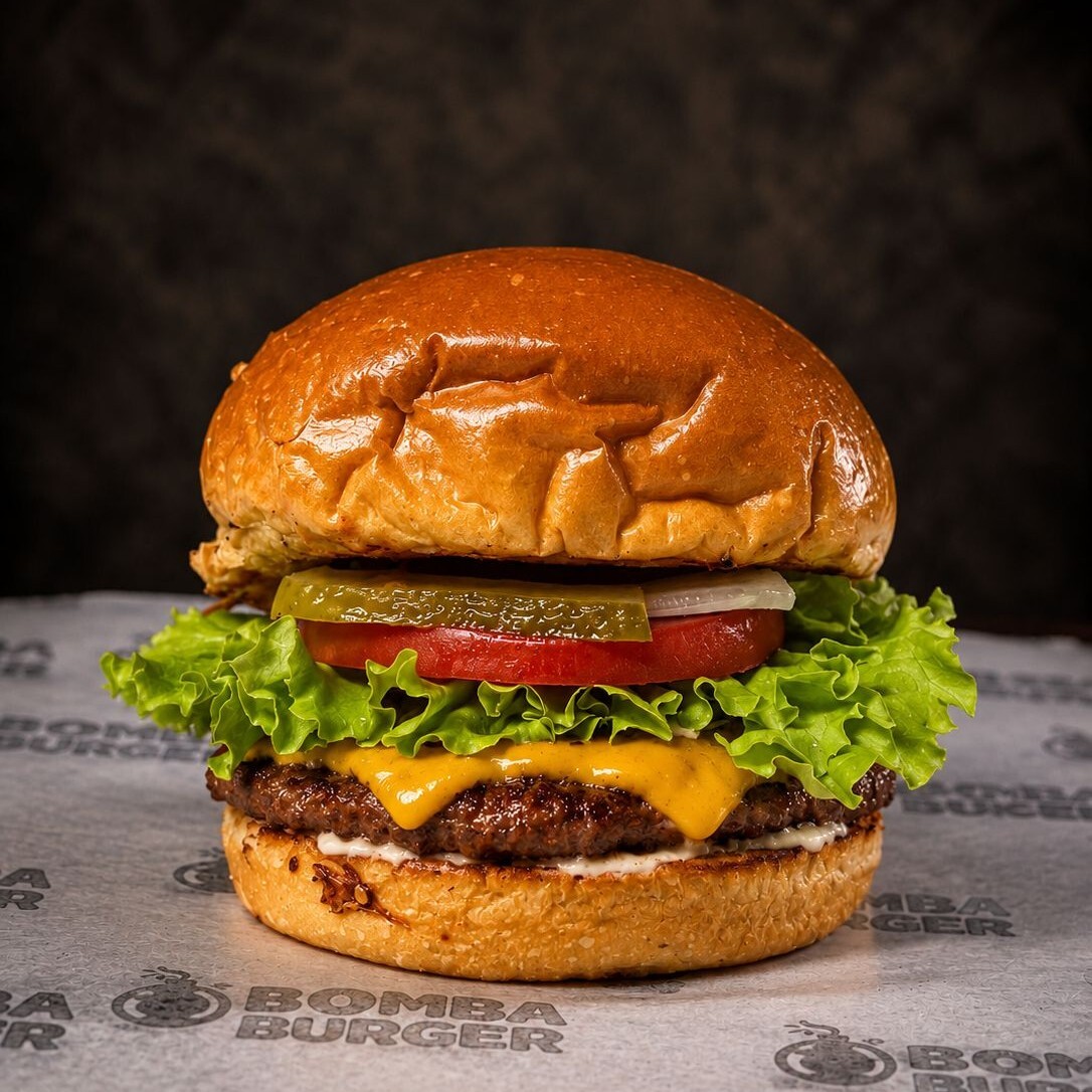 BOMBA Classic Burger