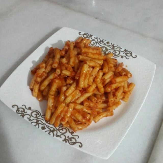 Makarna Özel Soslu ve Kekikli