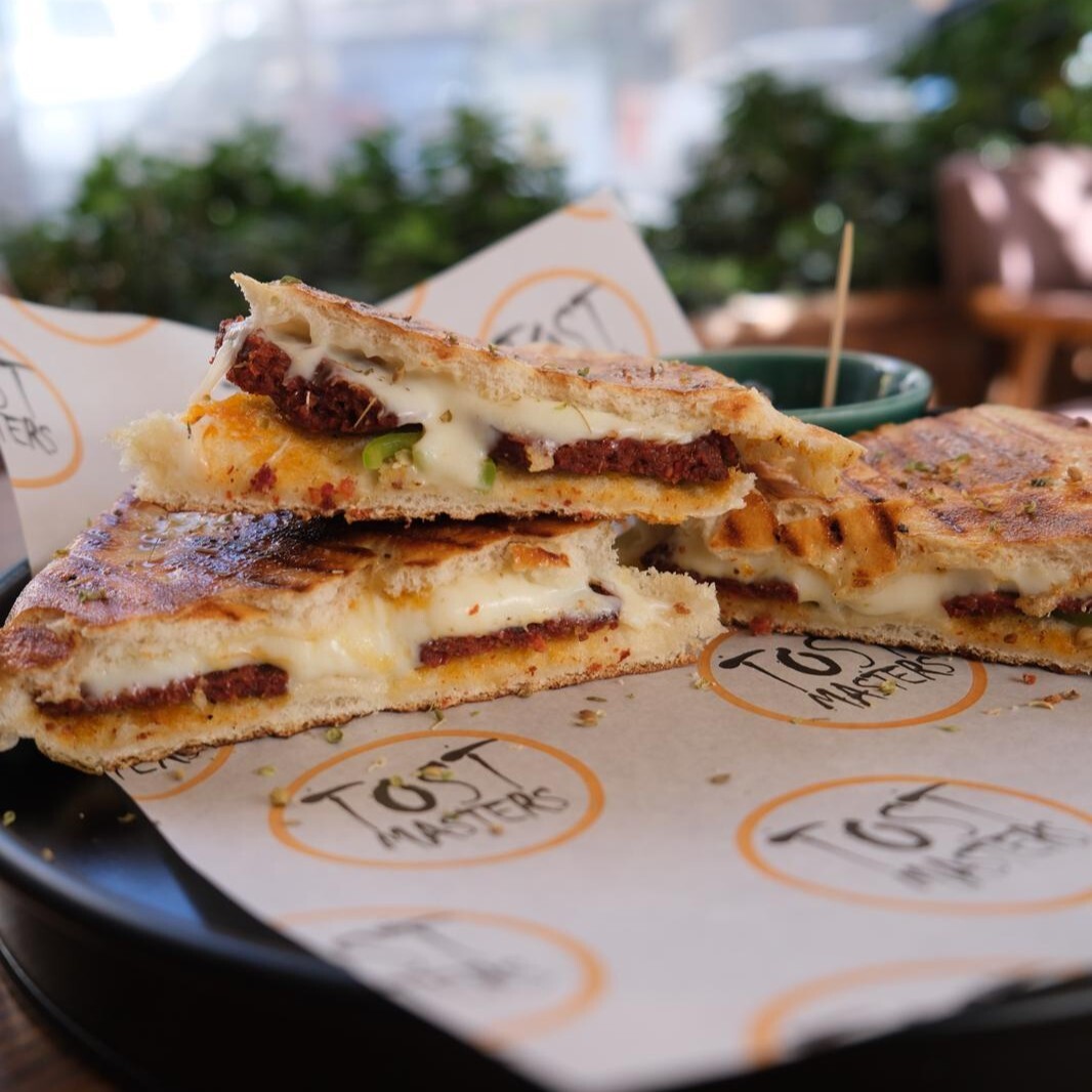 Sucuklu Kaşarlı Tost