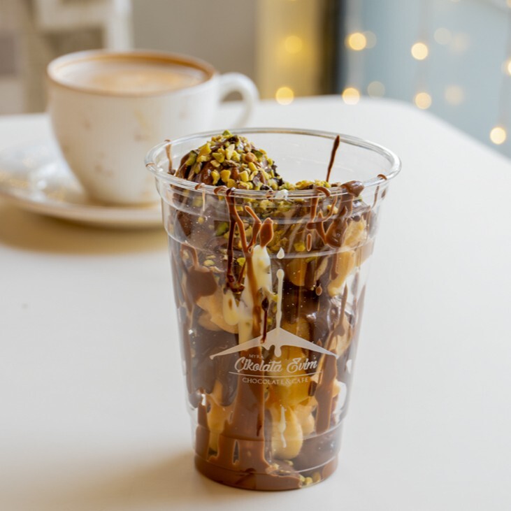 Myra Profiterol (Antep fıstıklı)