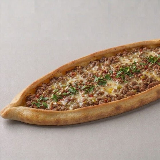 Kıymalı Kaşarlı Pide