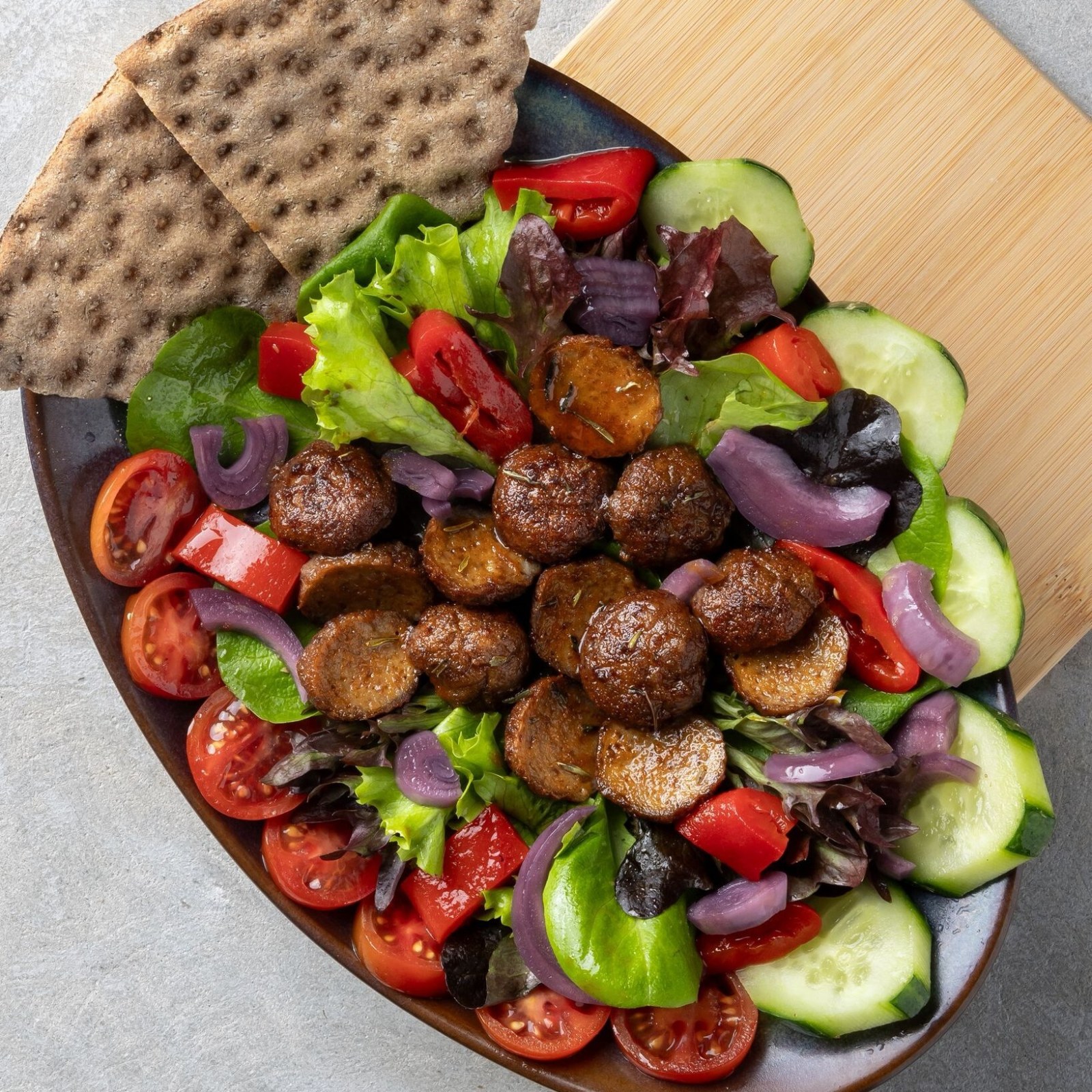Köfteli Salata