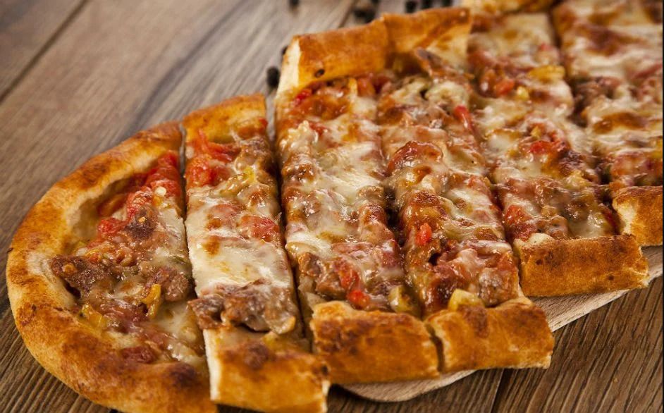 Kuşbaşılı Kaşarlı Pide