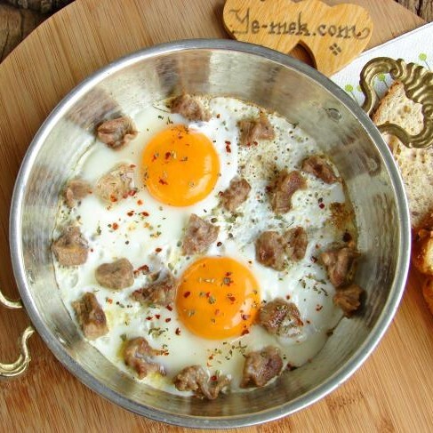Sahanda Kavurmalı Yumurta