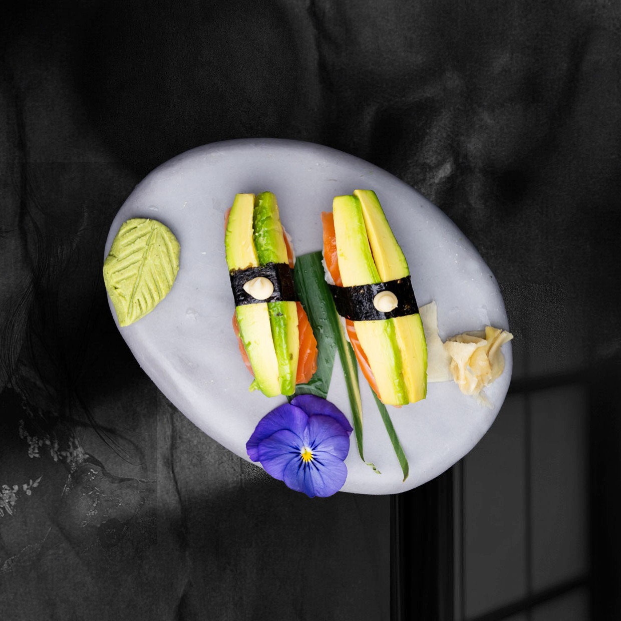Sake Avokado Nigiri 2 parça