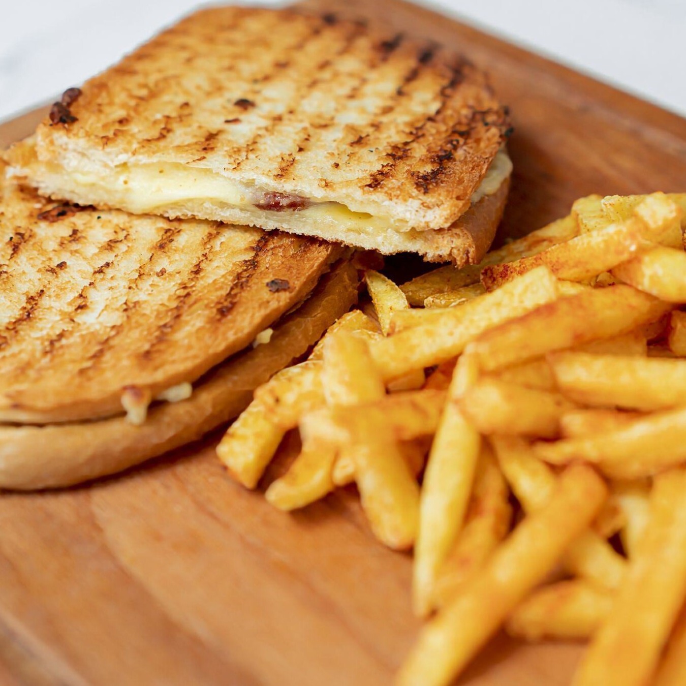 Sucuklu Tost