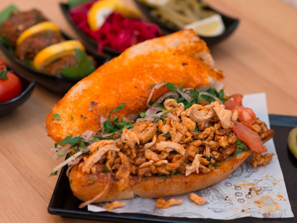Şahane Ekmek Arası Tavuk Tantuni