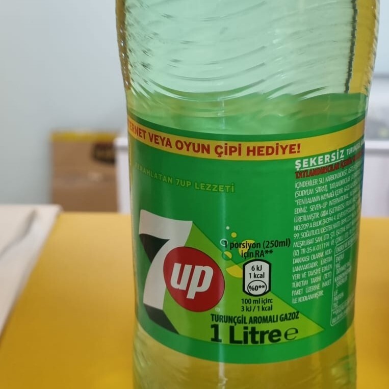 7 Up (1 l)