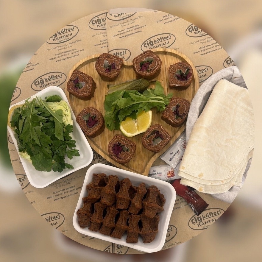 10 Sıkım Çiğ Köfte + Suşi Roll