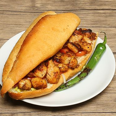 Ekmek Arası Tavuk Şiş