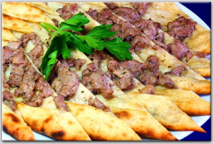 Sade Kuşbaşılı Pide