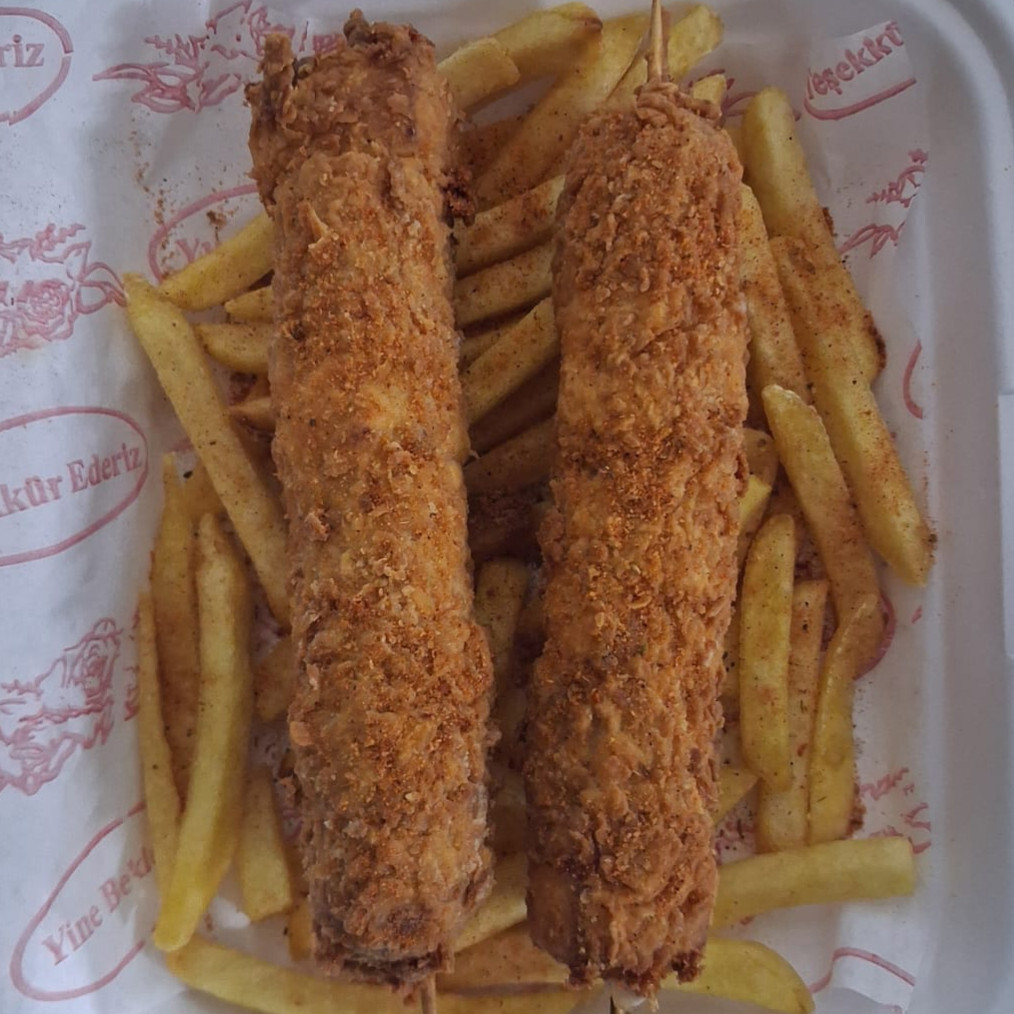 Sosisli Kaşarlı Crispy Şiş Menü