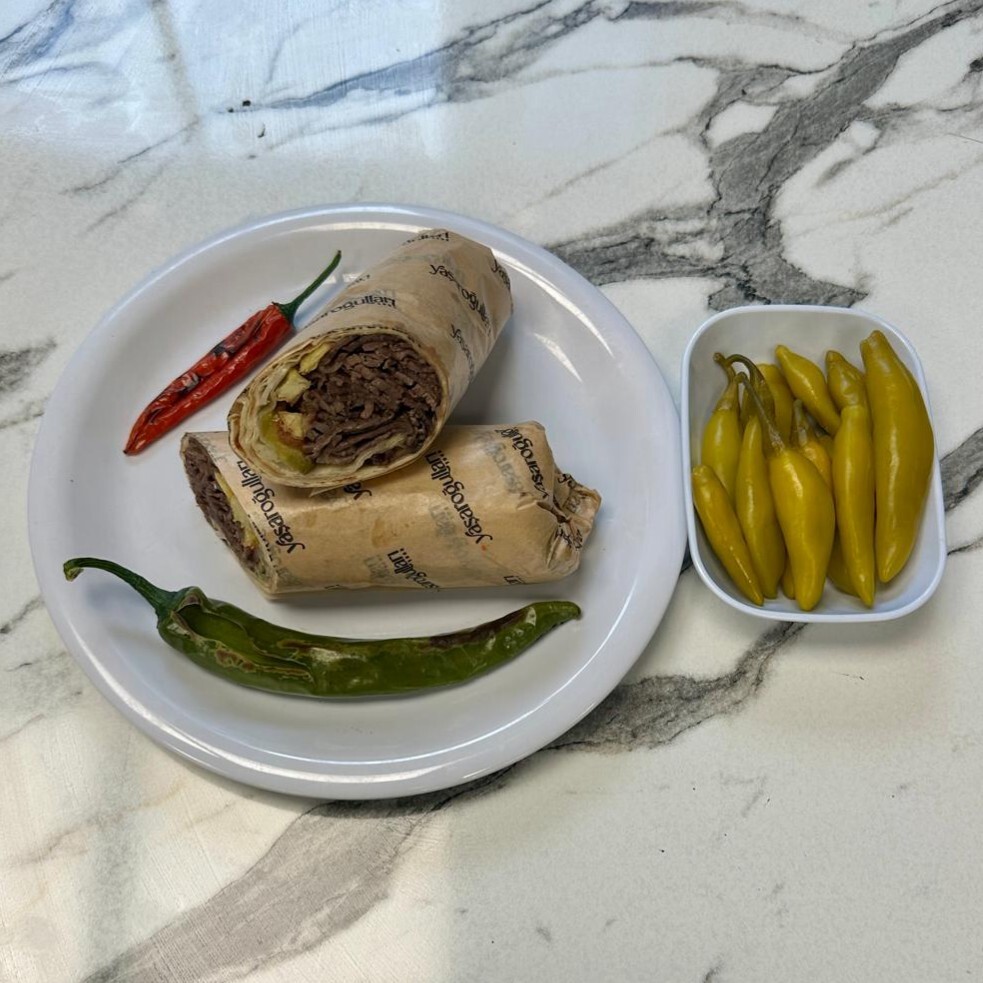 Lavaş Ekmek Arası Yaprak Et Döner ( 250 Gram )